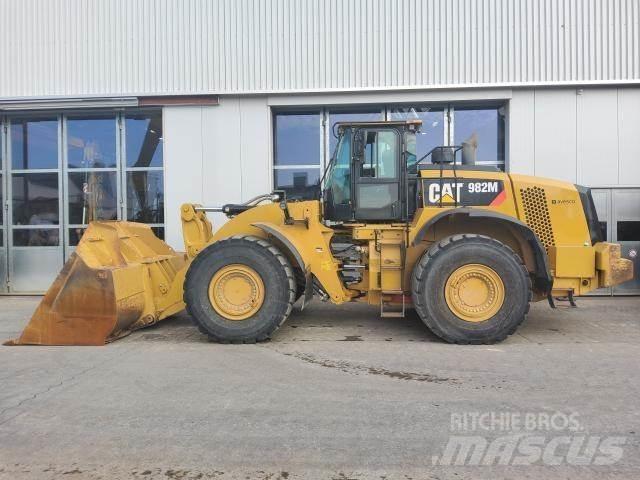 CAT 982M 輪胎式裝載機