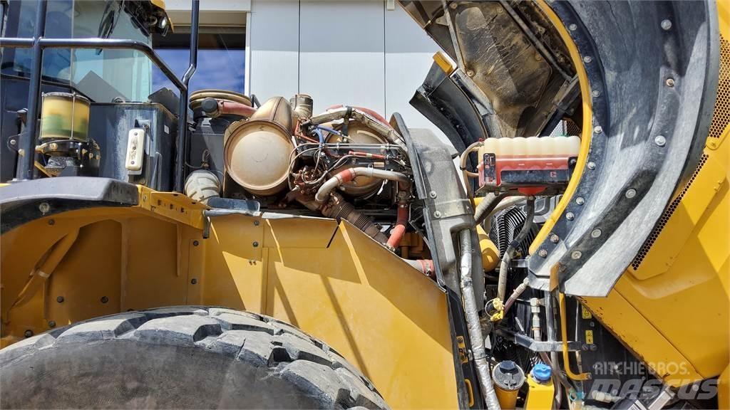 CAT 982M 輪胎式裝載機