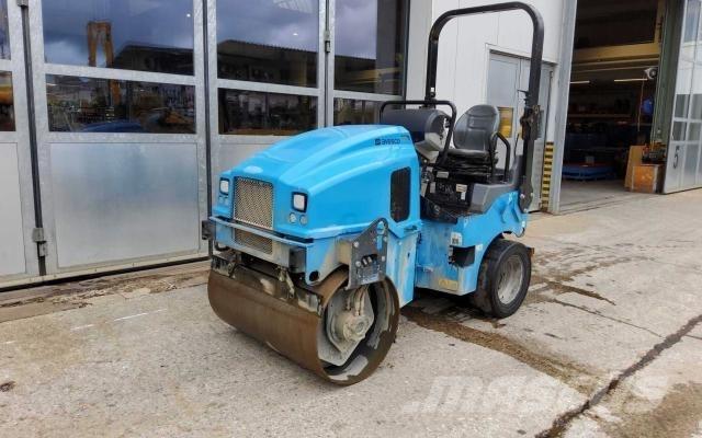 CAT CC2.6 複合式滾壓機