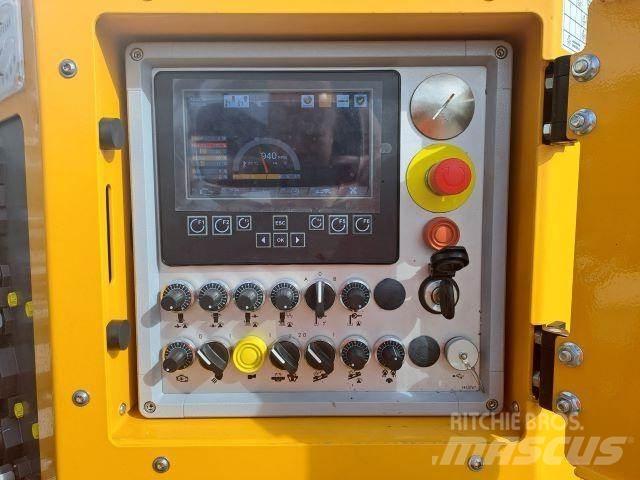 Klemm KR806-3GS 錨固鑽機