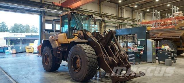 Volvo L120F 輪胎式裝載機
