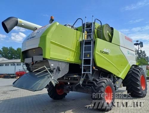 CLAAS Tucano 440 聯合收穫機