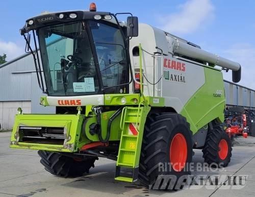 CLAAS Tucano 440 聯合收穫機