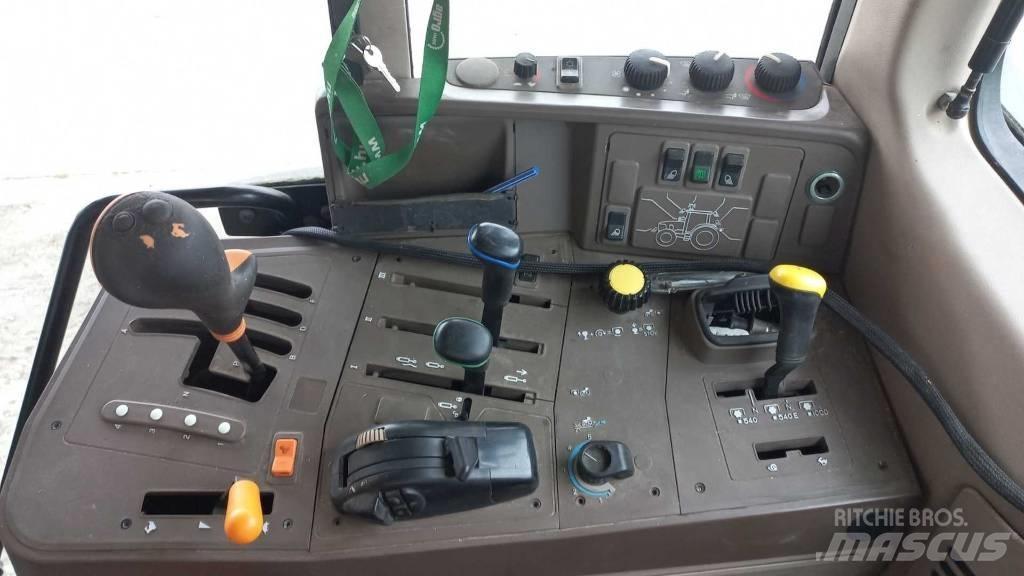 John Deere 6630 曳引機
