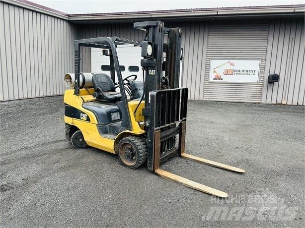 CAT C 6000 貨櫃搬運機