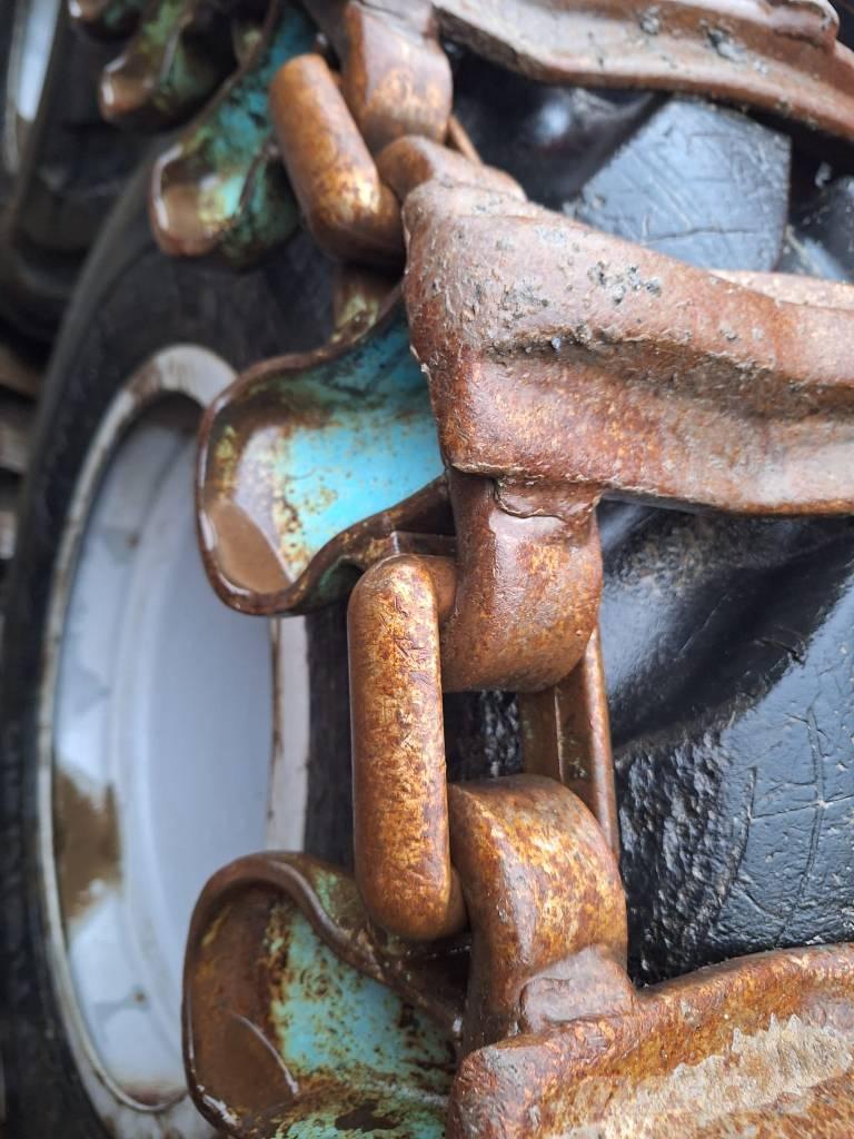 Komatsu 901 XC 收穫機