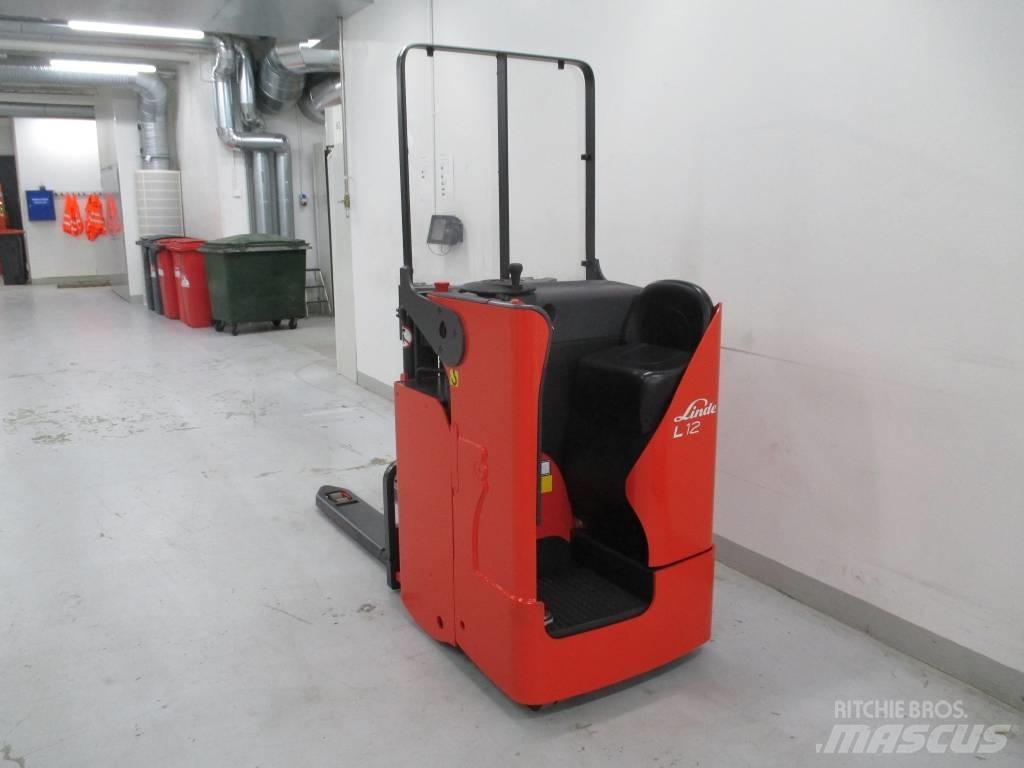 Linde L12LS 自走式堆積機