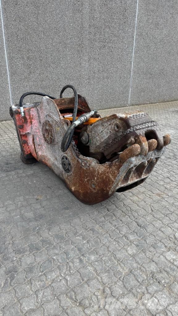 NPK G 18 J 工程軋碎機(壓碎機)