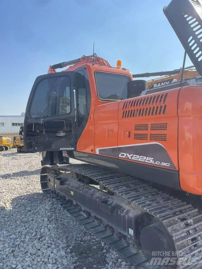 Doosan DX 225LC-9C 履帶式 挖土機/掘鑿機/挖掘機
