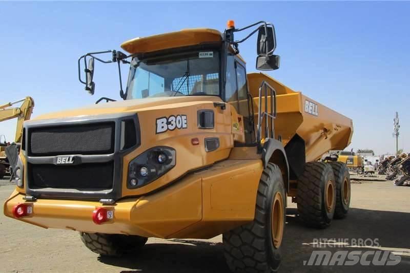 Bell B30E 鉸接式起吊車