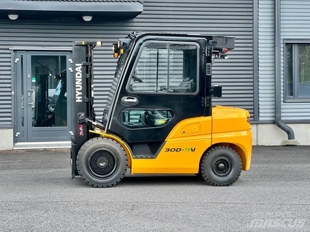 Hyundai 30D-9V 柴油卡車