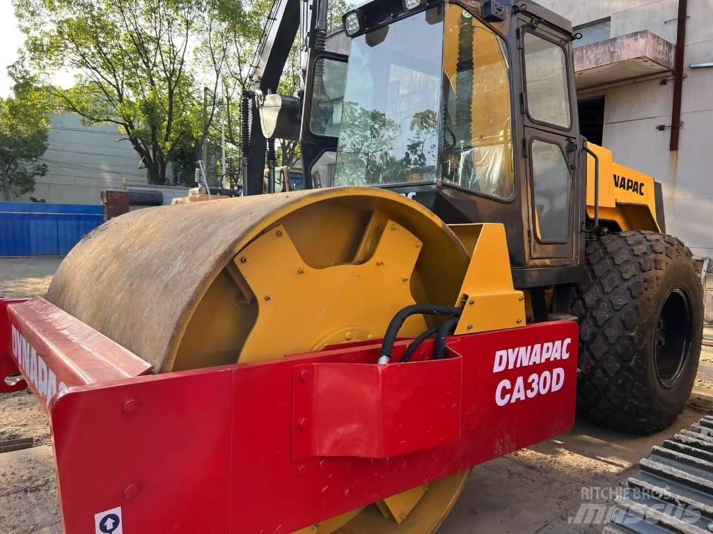 Dynapac CA 30 D 單輪滾壓機
