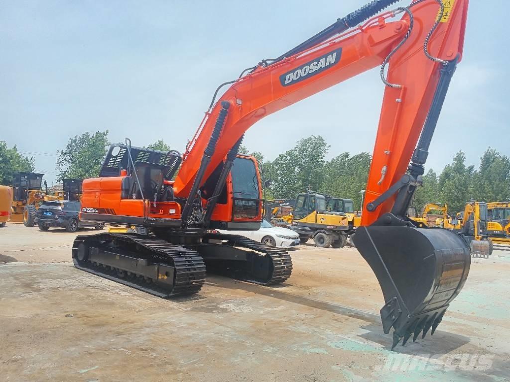 Doosan DX 225 履帶式 挖土機/掘鑿機/挖掘機