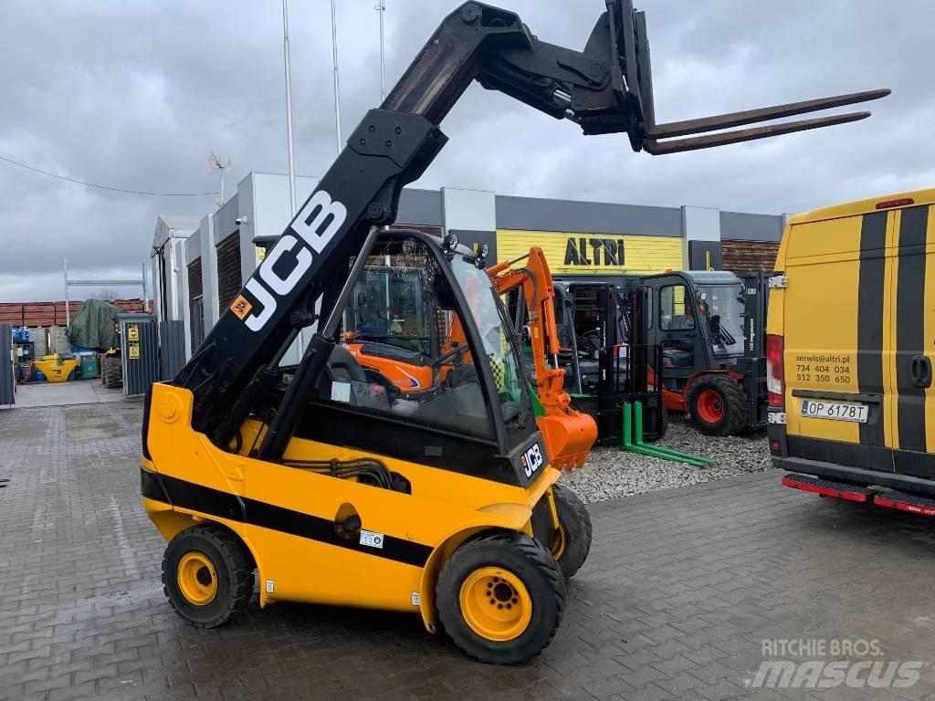 JCB TLT 30 D 伸縮臂操作車