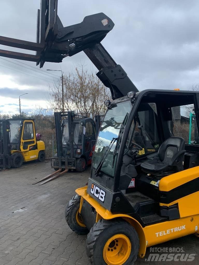 JCB TLT 30 D 伸縮臂操作車