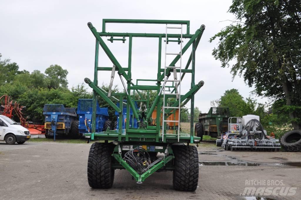 Kröger PW24 草捆拖車