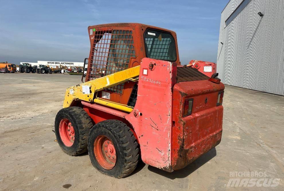 Bobcat 753 滑移轉向裝載機