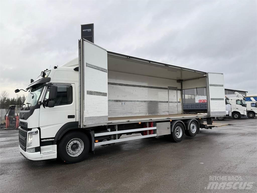 Volvo FM380 6x2 貨箱式卡車