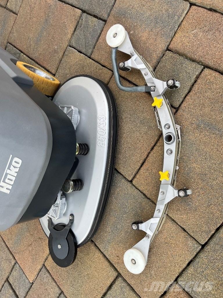  Szorowarka Hako B90 洗地吸乾機