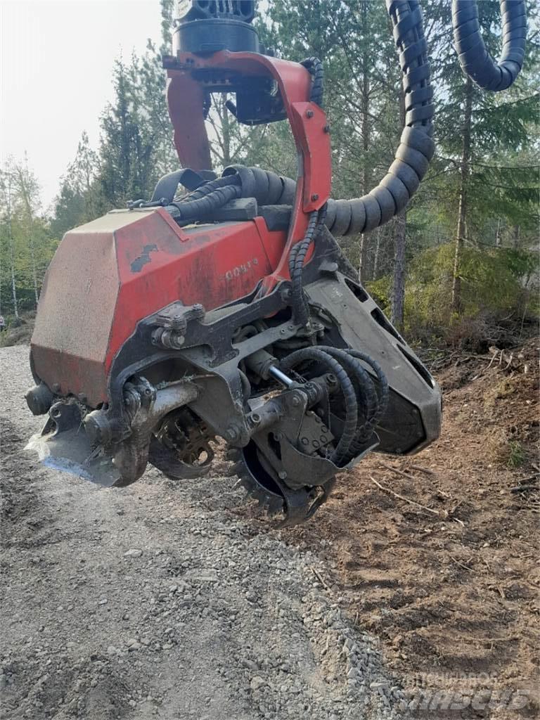 Komatsu C93 收穫機頭