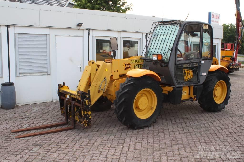 JCB 530-70 伸縮臂操作車
