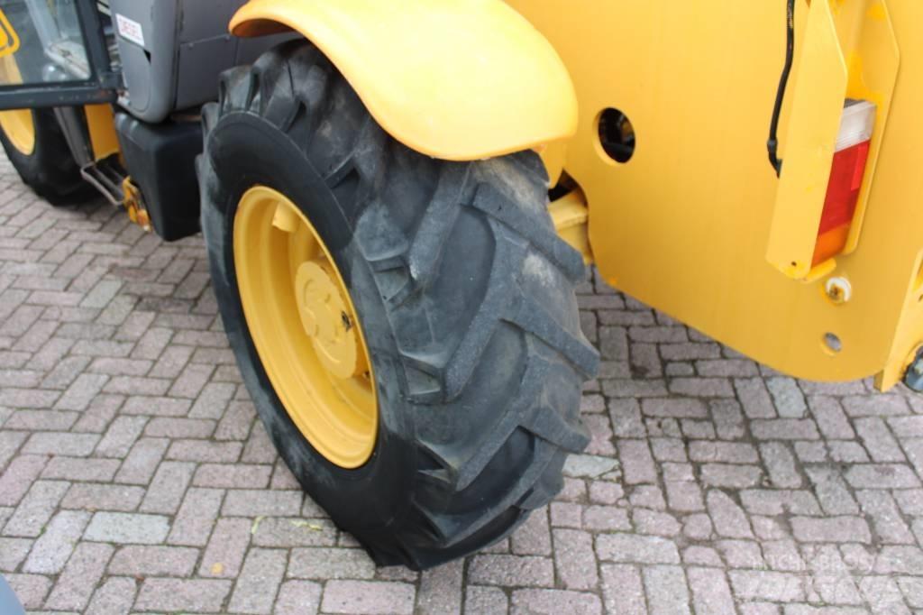 JCB 530-70 伸縮臂操作車