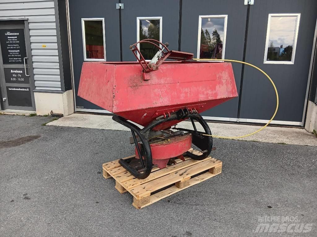 YLÖ Viska 800 礦物撒布機