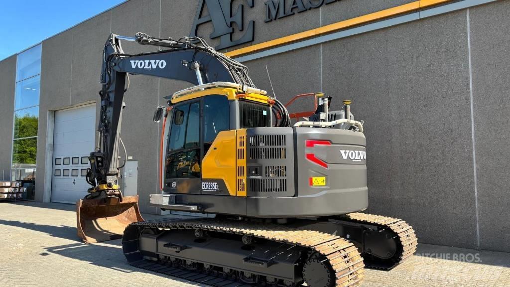 Volvo ECR 235 E 履帶式 挖土機/掘鑿機/挖掘機