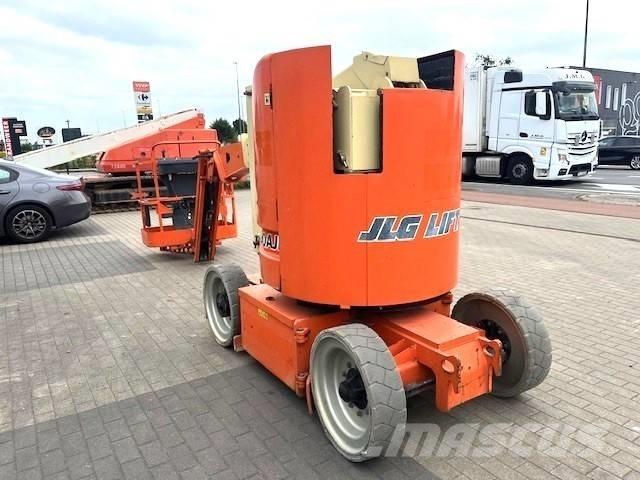 JLG E 300 AJP 曲臂高空作業車