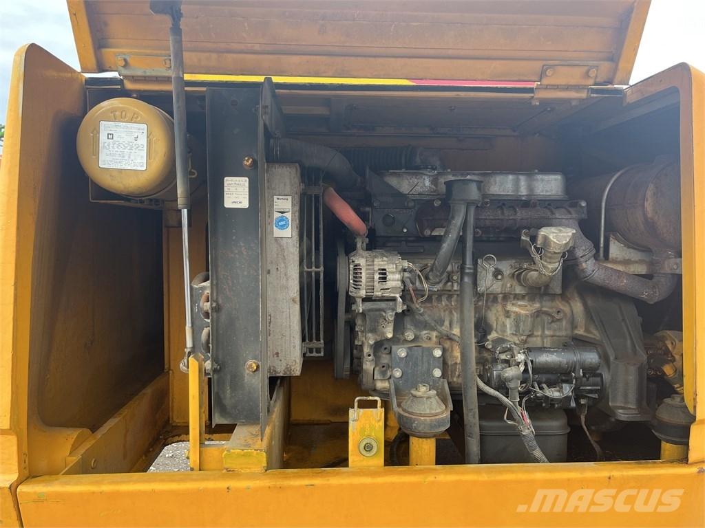 Aichi SR 182 伸縮臂高空作業車