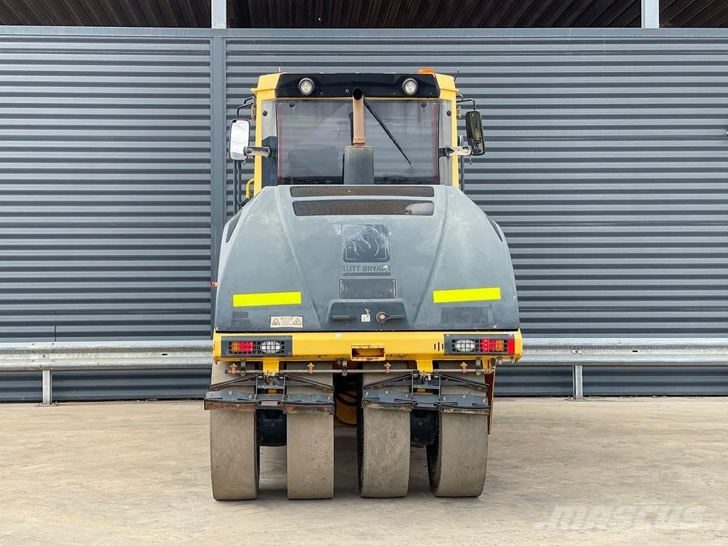 Bomag BW 25 RH 膠輪滾壓機