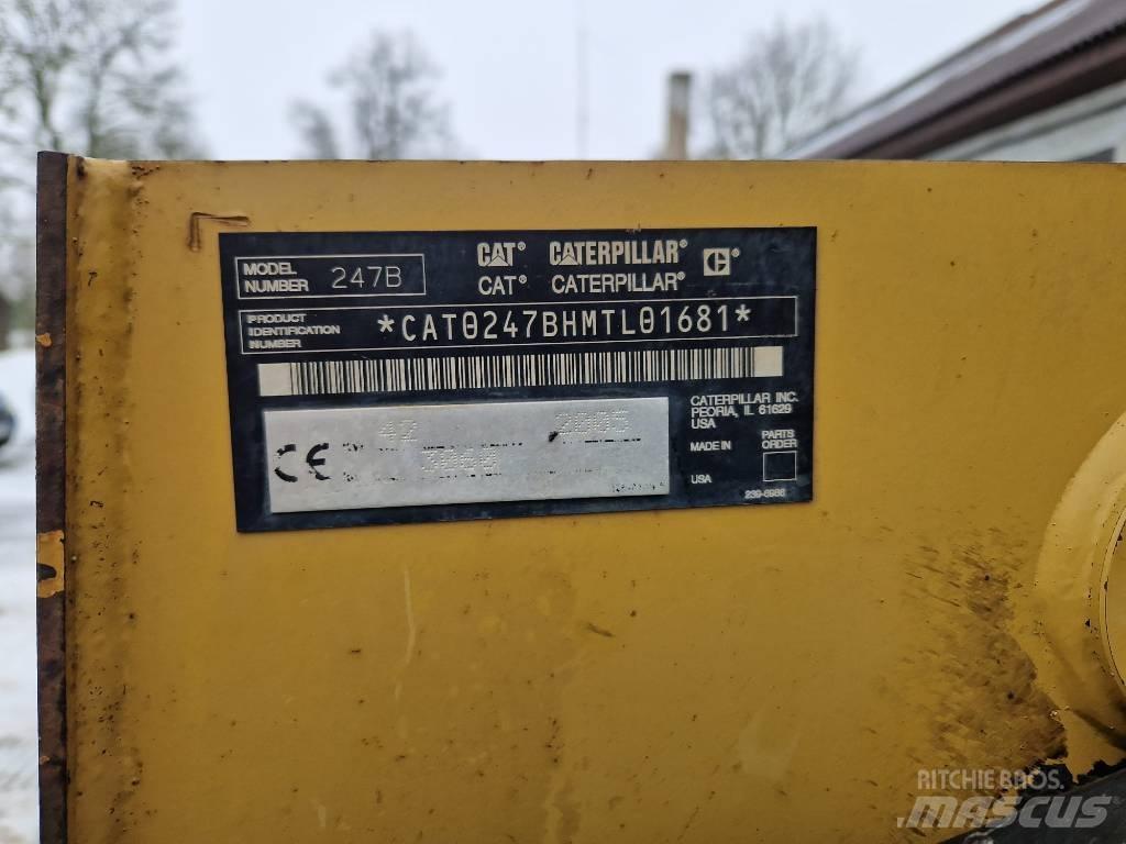 CAT 247 B 推土機