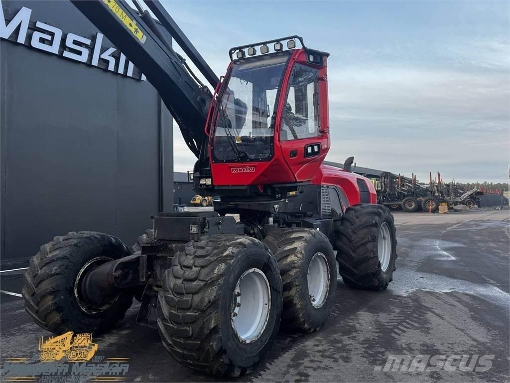 Komatsu 911 收穫機