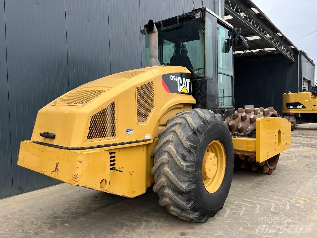 CAT CP74 單輪滾壓機
