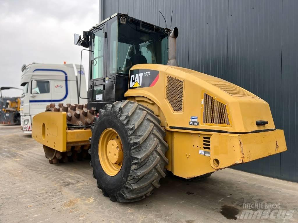 CAT CP74 單輪滾壓機