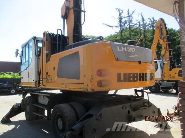 Liebherr LH 30 M 廢棄物/工業用操作車