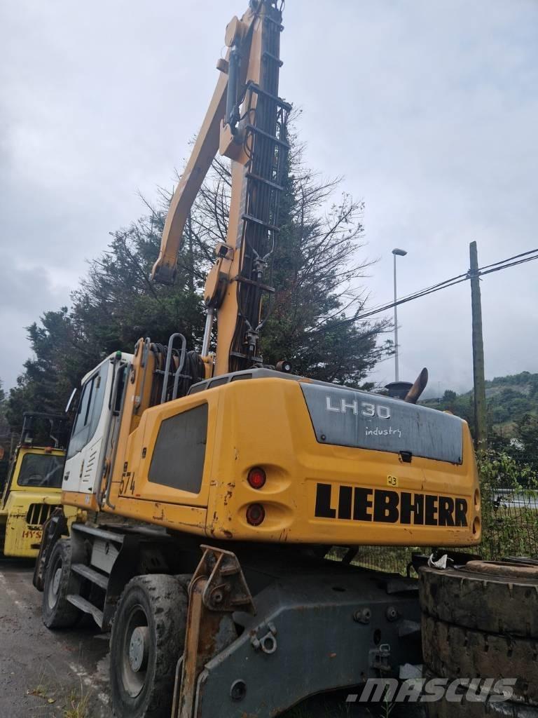 Liebherr LH 30 M 廢棄物/工業用操作車