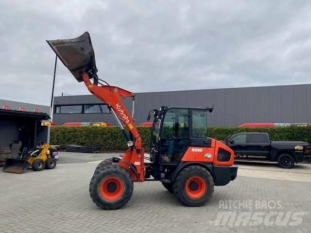 Kubota R 090 輪胎式裝載機