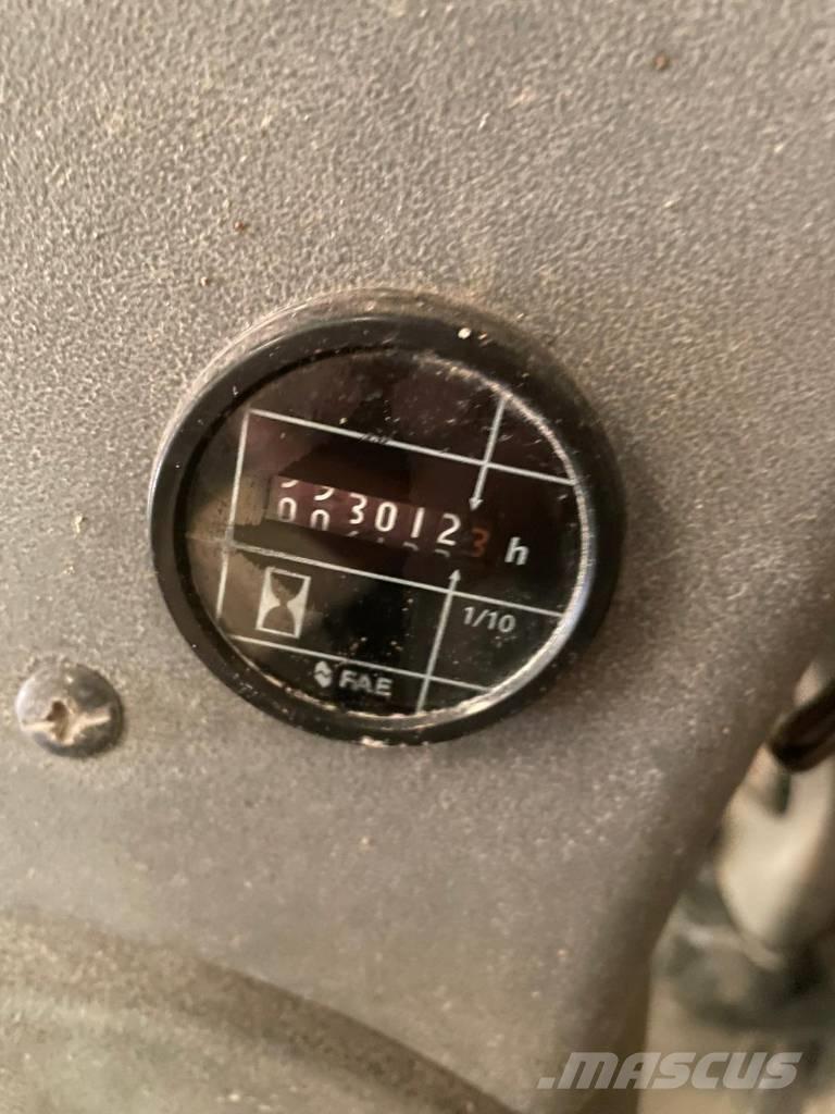 New Holland W 270 B 輪胎式裝載機