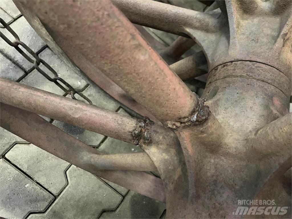  UNBEKANNT 1,80 m 滾輪