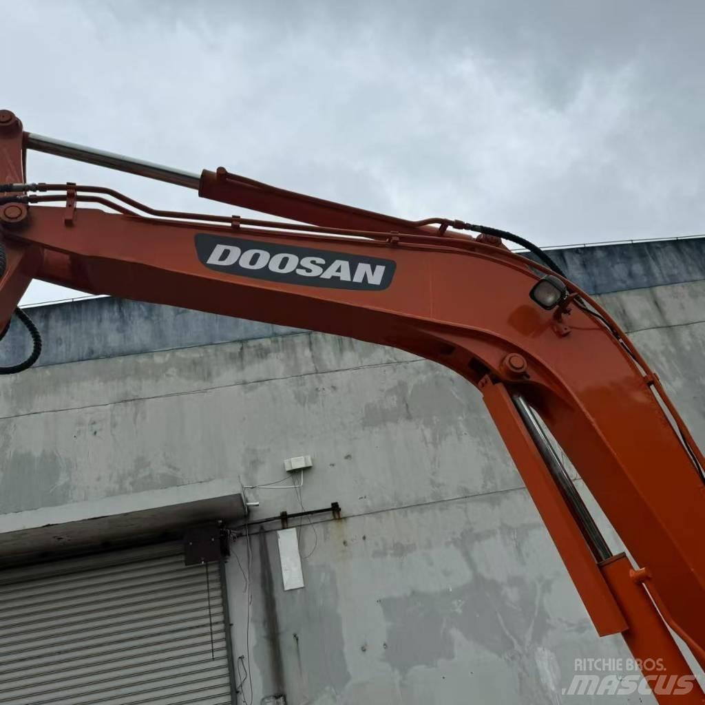 Doosan DX 60-9 C 小型挖土機/掘鑿機<7t(小型挖掘機)