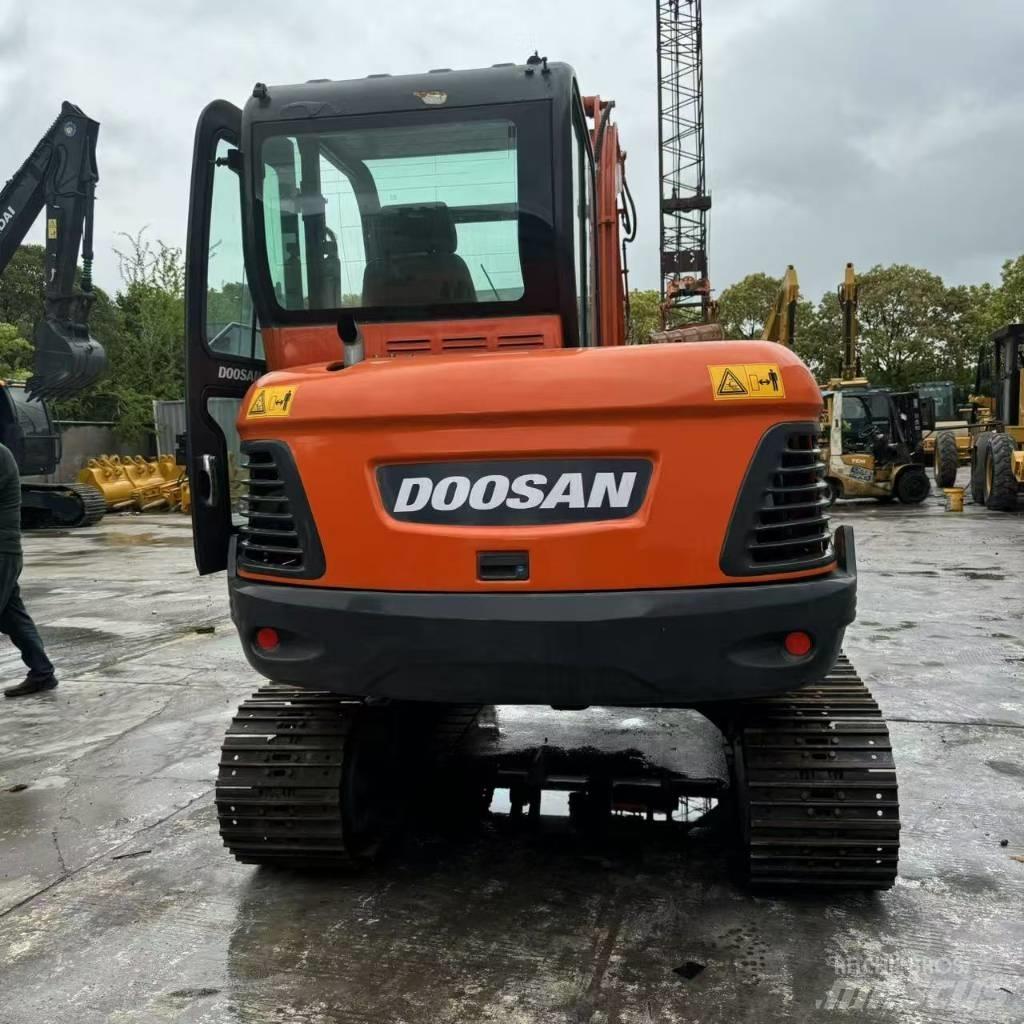 Doosan DX 60-9 C 小型挖土機/掘鑿機<7t(小型挖掘機)