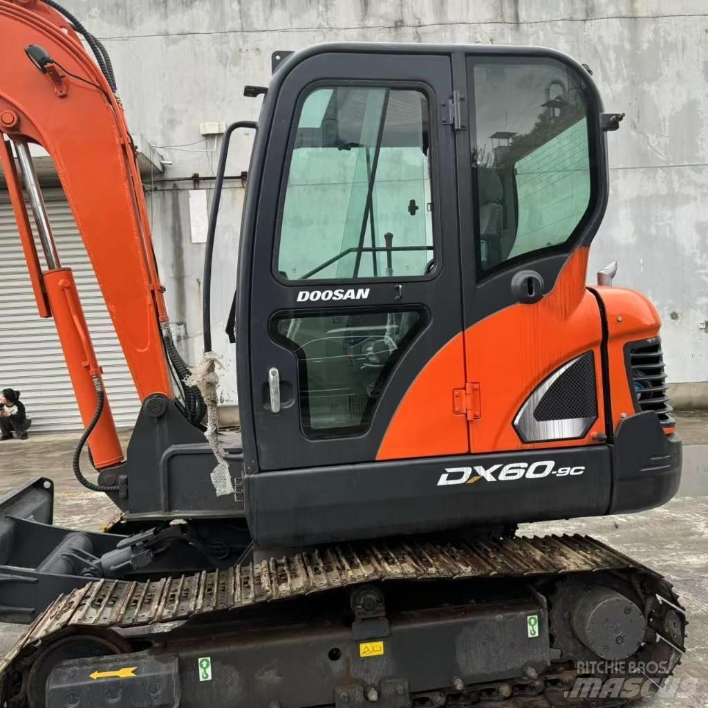 Doosan DX 60-9 C 小型挖土機/掘鑿機<7t(小型挖掘機)