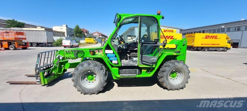 Merlo P 38.13 伸縮臂操作車