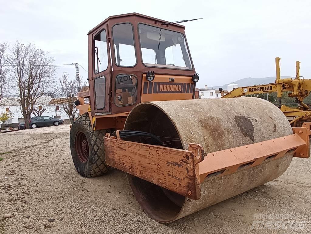 CASE W 1102 土壤壓實機