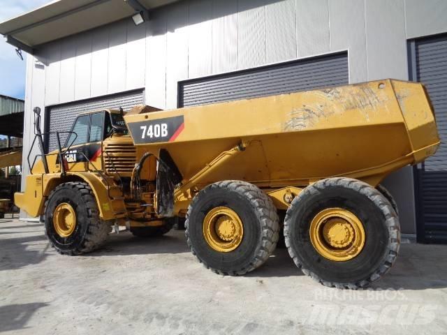 CAT 740 鉸接式起吊車