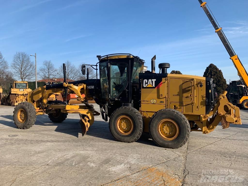 CAT 140 M 2 平土機