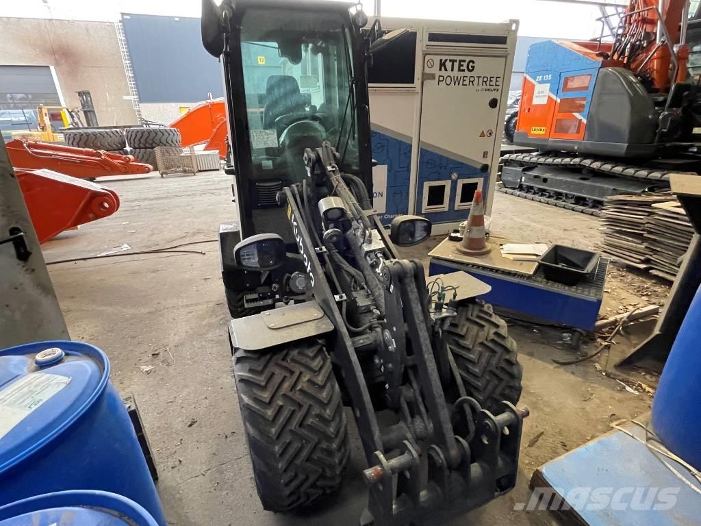 Kubota RT220-2e 輪胎式裝載機
