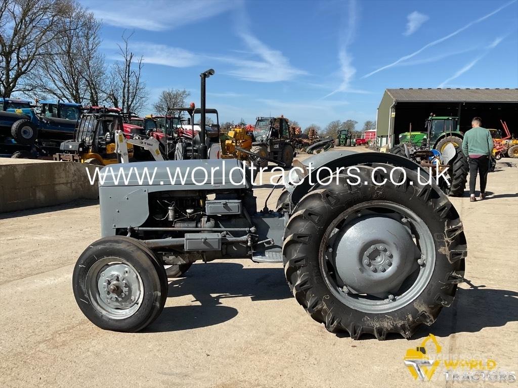 Ferguson TRACTOR 曳引機