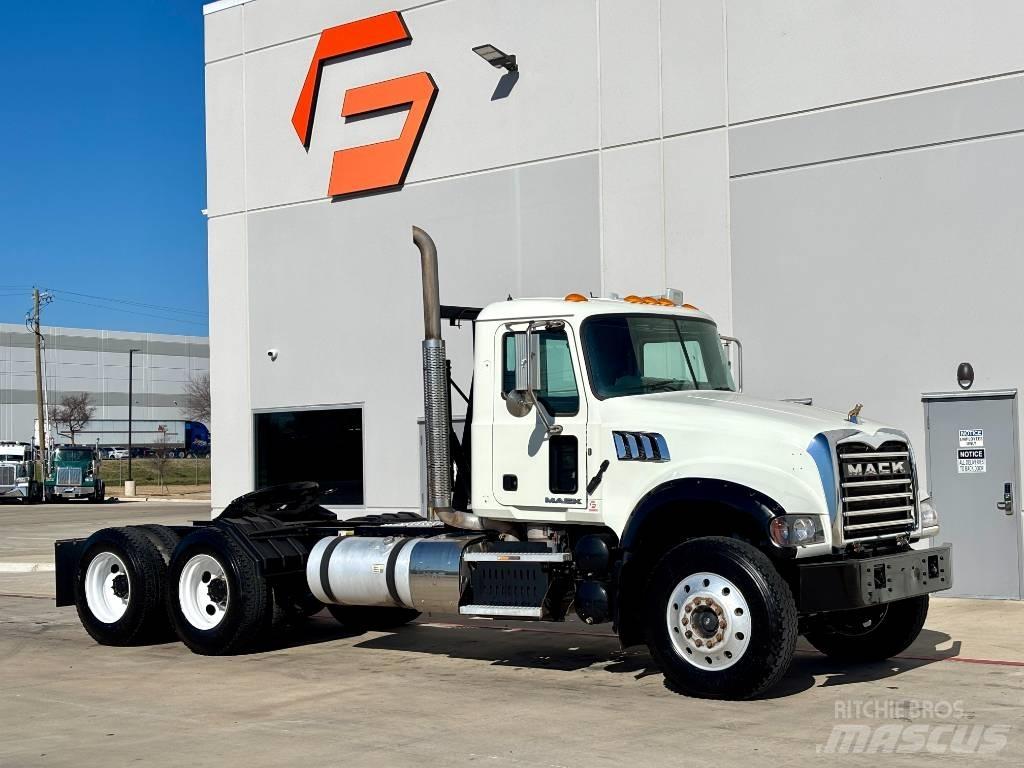 Mack Granite 曳引機組件